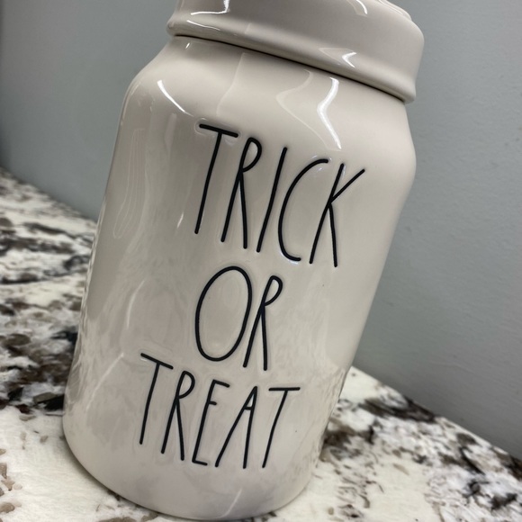 trick or treat & haunted canister - Picture 2 of 5